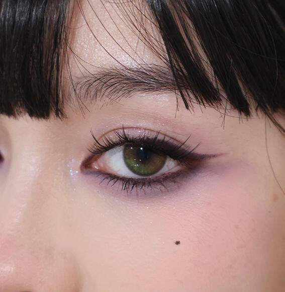 green contacts
